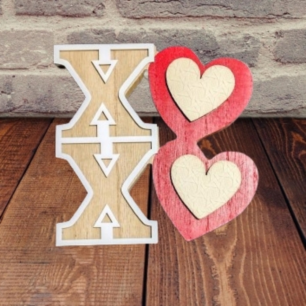 Wood XOXO Home Décor Sign - Red & White Hearts